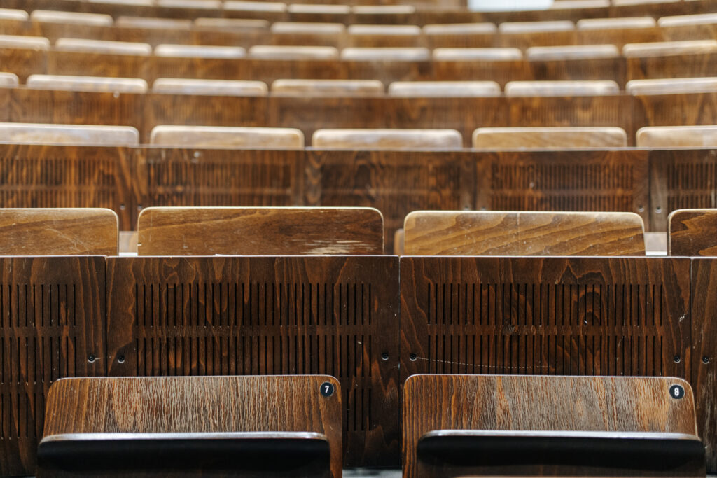 Brown chairs in a lecture hall